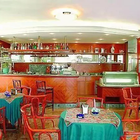 Nelson Hotel 3*