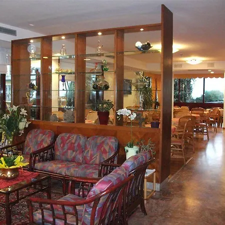Nelson Hotel 3*
